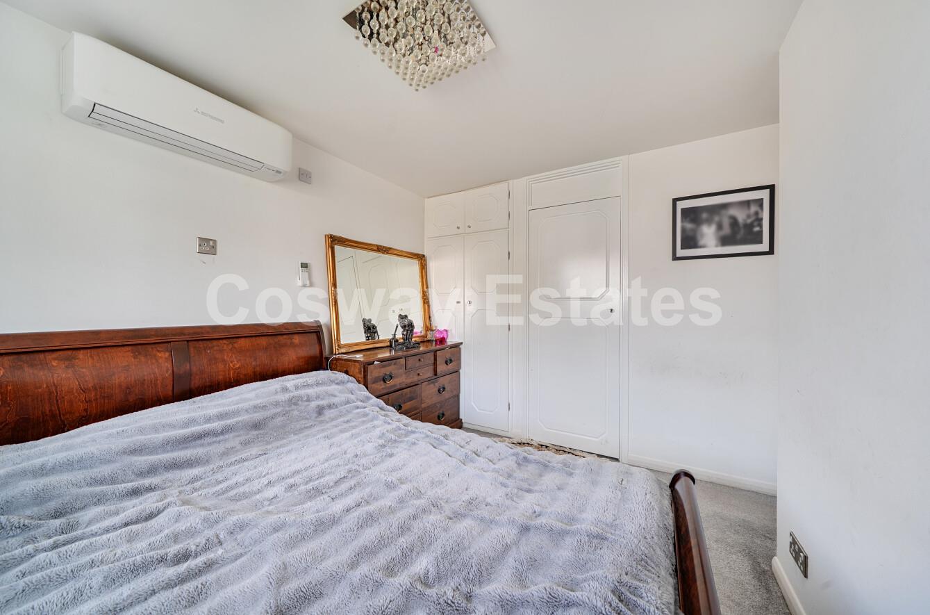 Rowlands Close, Mill Hill, NW7, London